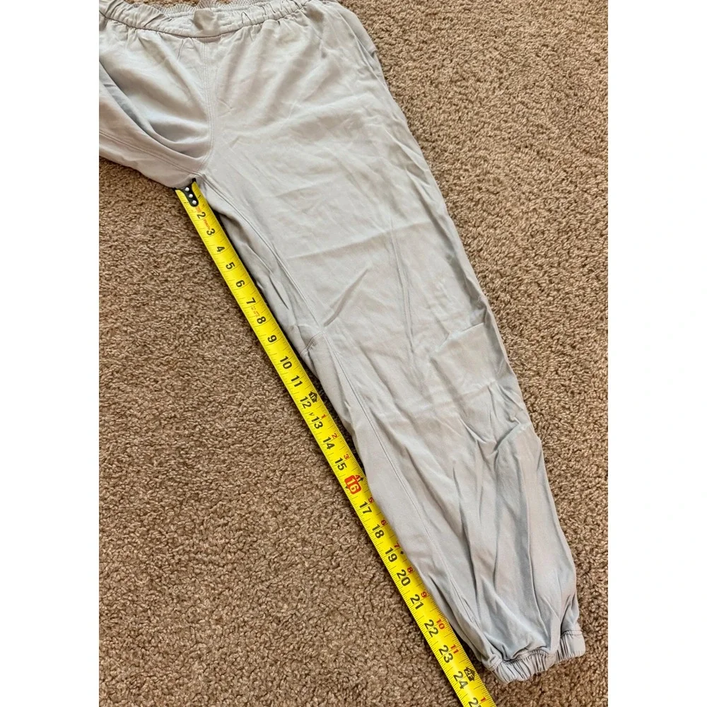 Lululemon Womens Essential Affinity Mid Rise Jogger Size 6 Zippered Ankle Cuffs